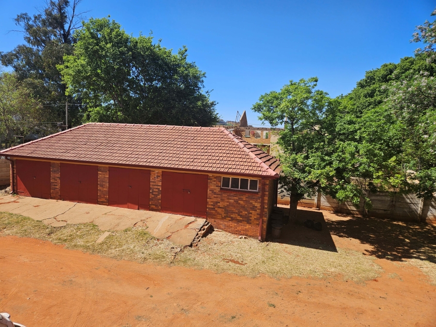 To Let 1 Bedroom Property for Rent in Adamayview North West